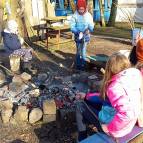 28. Februar: Marshmallows schmecken auch geröstet richtig gut. (Foto: Hellas Adlung)