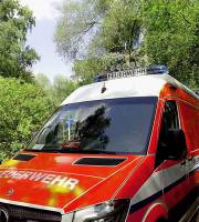 16. Juli: Nein, von der Feuerwehr! Es wurde dafür gesorgt, dass  Erdwespen keinem Kind gefährlich werden können.